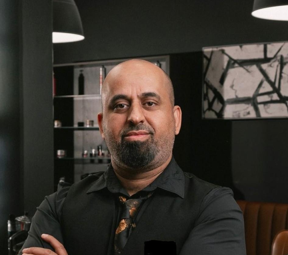 Daniel, Master Barber at Iconic Cuts Barbershop